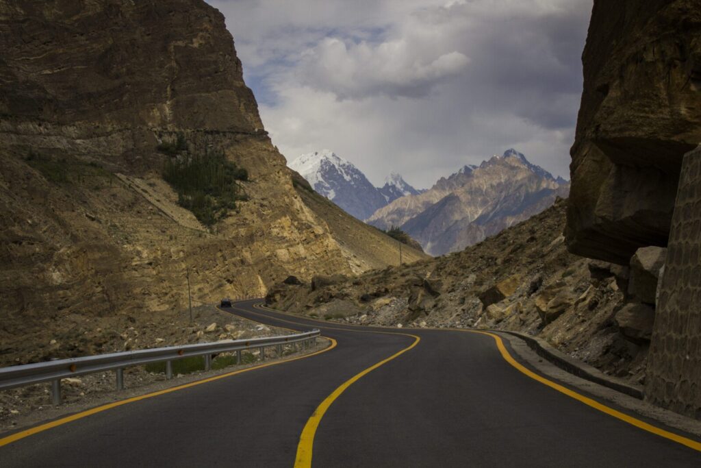 10 Breathtaking Scenic Drives in Pakistan